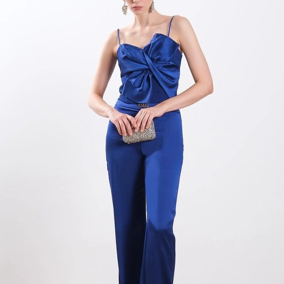 Blue Solid Color Satin Crop Blouse - Picture 3 of 6